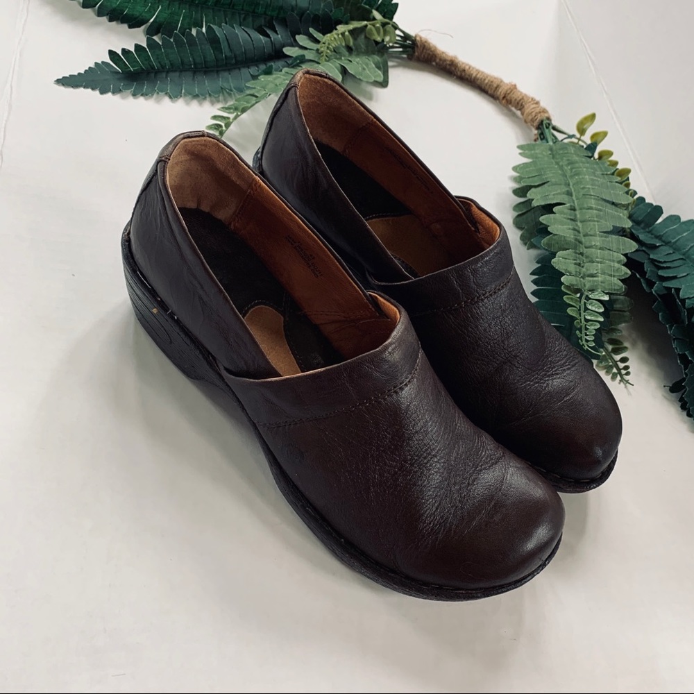 Born clogs brown leather size 11